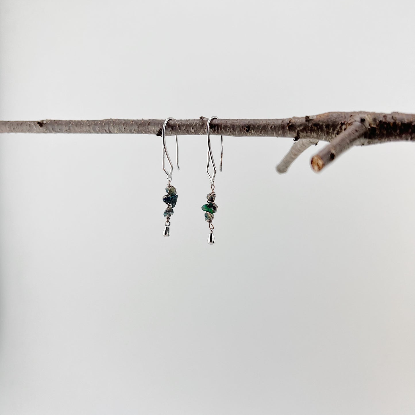 LINNEA - Hängeohrringe mit Natursteinanhängern