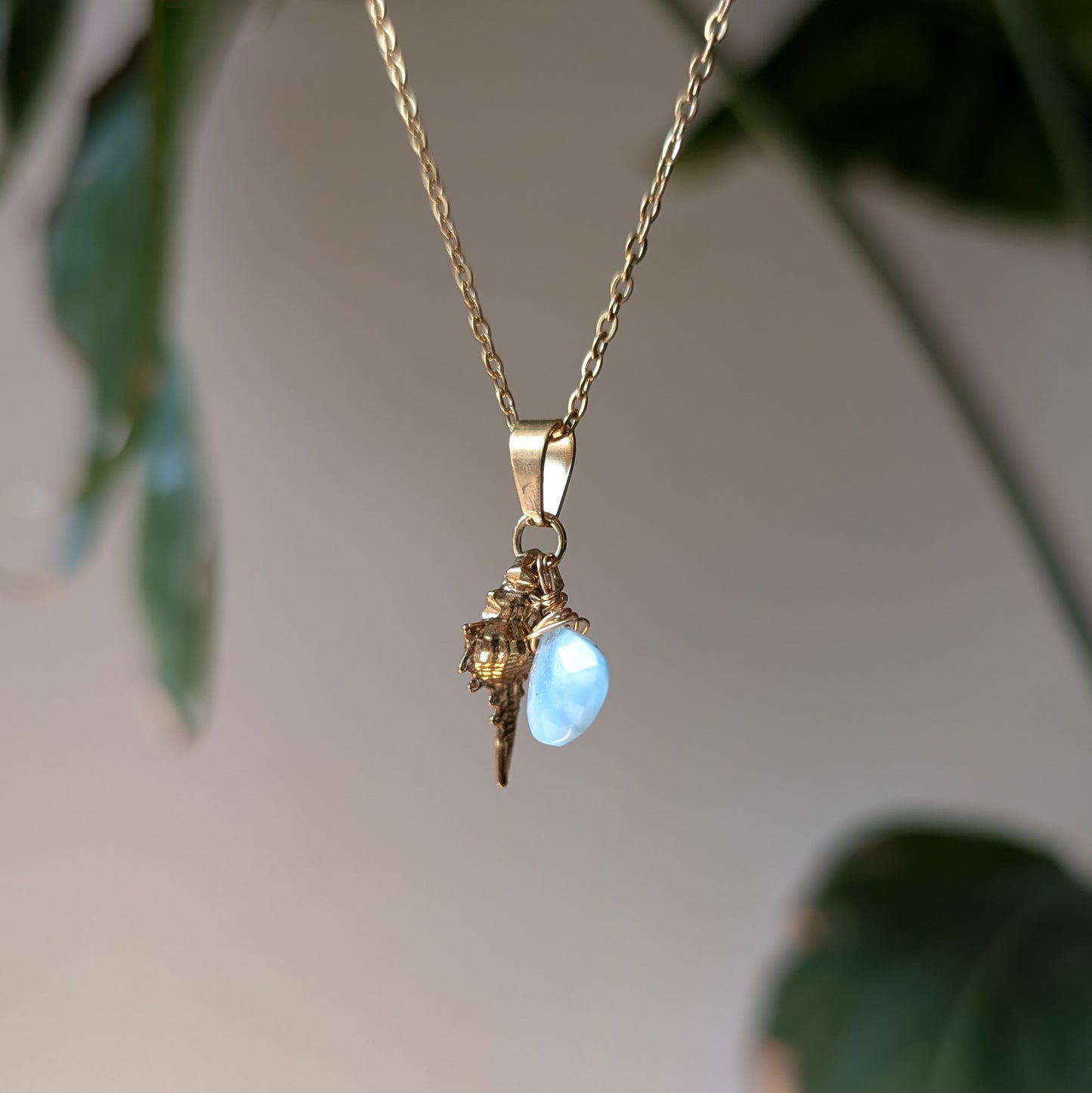 THALASSA ✦ Kette mit Larimar und Muschel