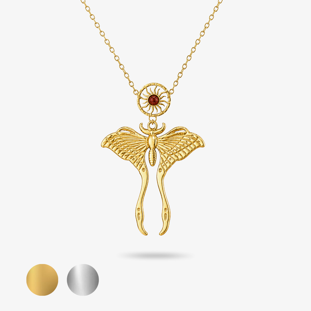 CALYRA ✦ Kette mit Karneol und Lunafalter