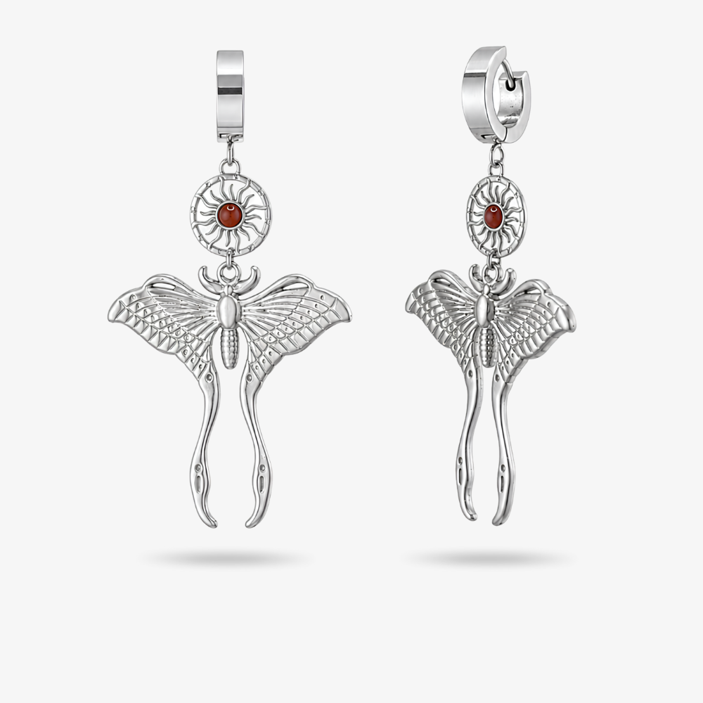 CALYRA ✦ Ohrringe mit Karneol und Mondfalter
